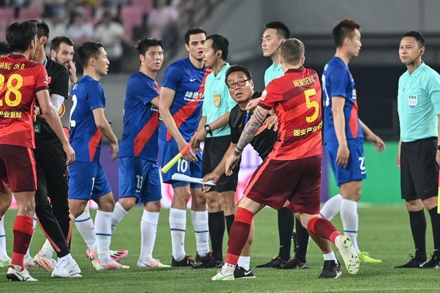 费迪南德：C罗40多岁、世界杯不能踢满每一分钟 替补登场更致命